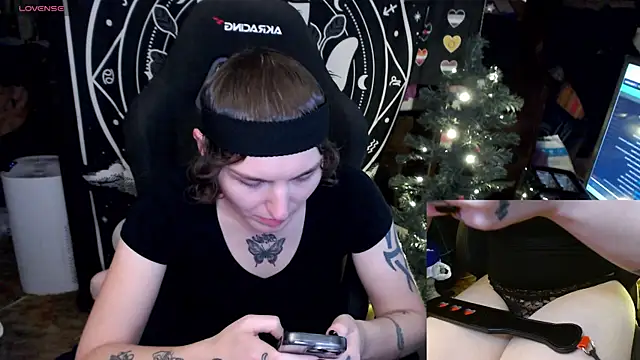 Snapshot of BrandiWRLD_999 chatting on December 31, 9:50 pm BrandiWRLD 999 online show from December 31, 9:50 pm