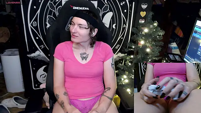 Snapshot of BrandiWRLD_999 chatting on January 5, 7:07 pm BrandiWRLD 999 online show from January 5, 7:07 pm