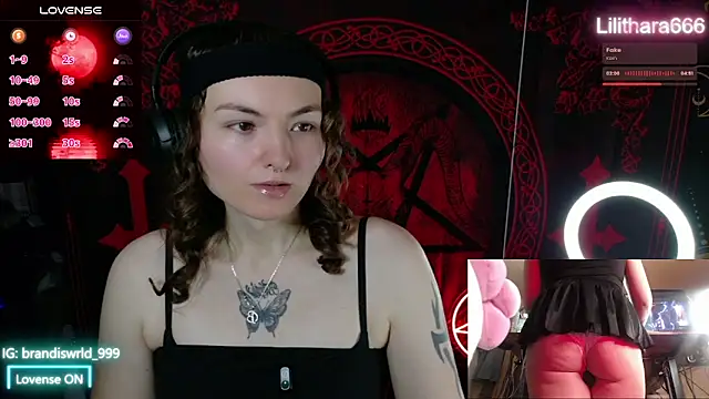 Snapshot of BrandiWRLD_999 chatting on November 30, 7:18 pm BrandiWRLD 999 online show from November 30, 7:18 pm