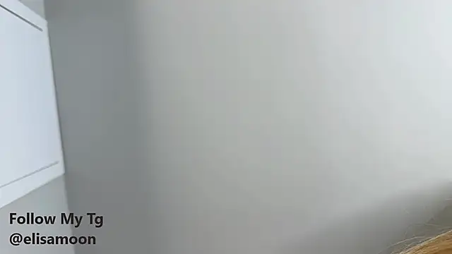 Snapshot of elisa_moon chatting on March 13, 7:06 pm elisa moon online show from March 13, 7:06 pm