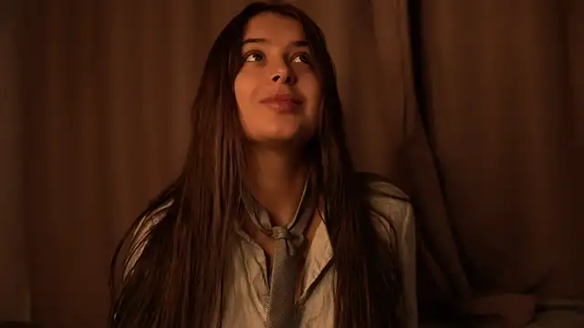 Snapshot of elisa_moon chatting on October 11, 4:49 pm elisa moon online show from October 11, 4:49 pm