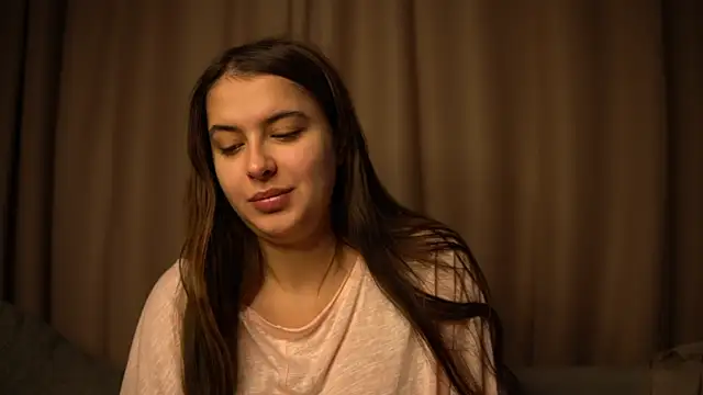 elisa moon online show from December 17, 9:37 am