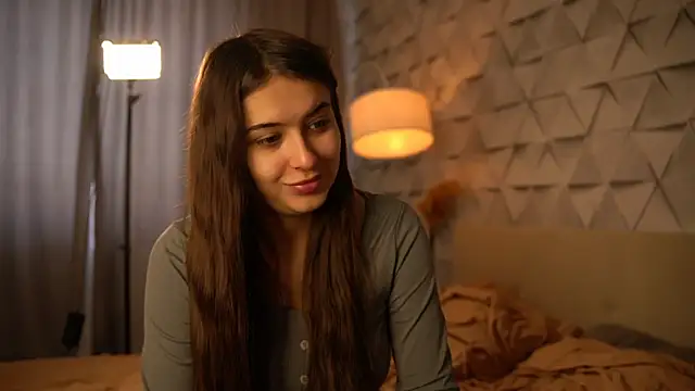 elisa moon online show from February 17, 10:01 am