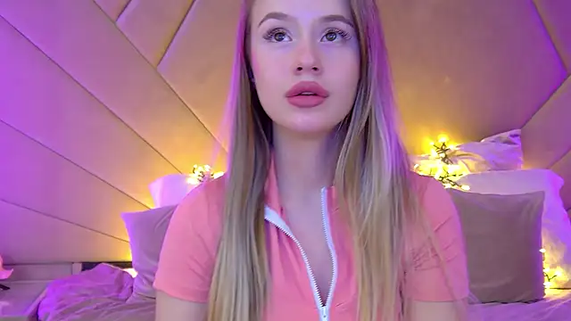 MilanaBalmain online show from March 12, 11:01 pm