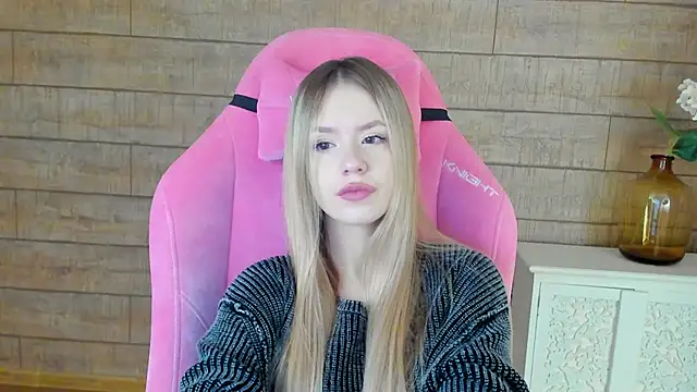 MilanaBalmain online show from October 4, 4:21 am