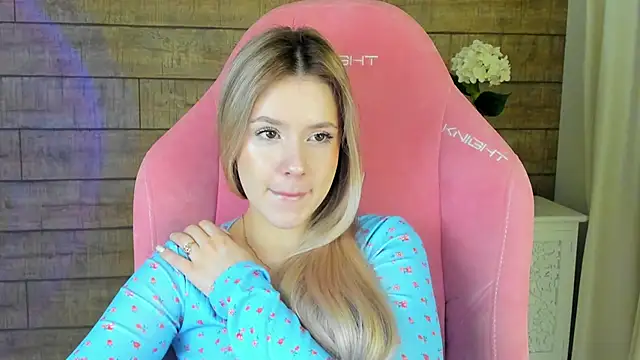 MilanaBalmain online show from February 2, 4:33 am