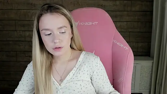 MilanaBalmain online show from April 14, 4:18 am