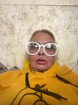 Gardener of Illusions online show from November 18, 3:34 am