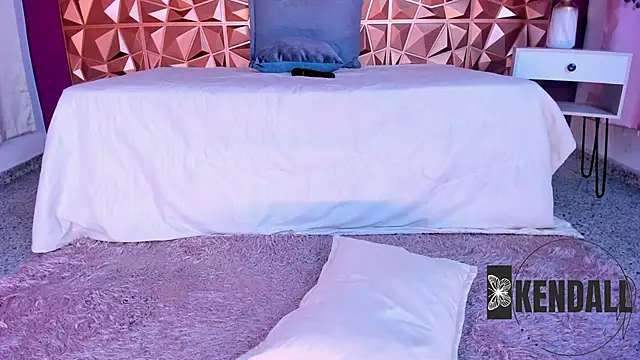 Snapshot of keendaall chatting on December 24, 4:19 pm keendaall online show from December 24, 4:19 pm