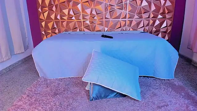 Snapshot of keendaall chatting on December 31, 5:11 am keendaall online show from December 31, 5:11 am