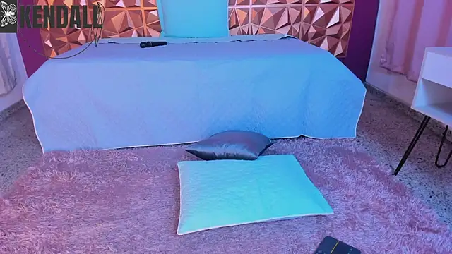 Snapshot of keendaall chatting on December 31, 2:25 pm keendaall online show from December 31, 2:25 pm