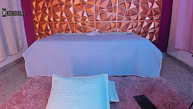 Snapshot of keendaall chatting on January 5, 4:04 am keendaall online show from January 5, 4:04 am