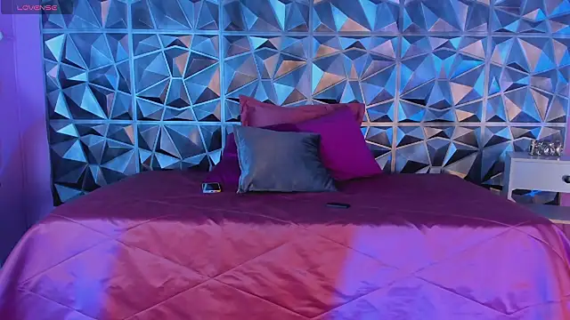 Snapshot of keendaall chatting on February 8, 1:11 pm keendaall online show from February 8, 1:11 pm