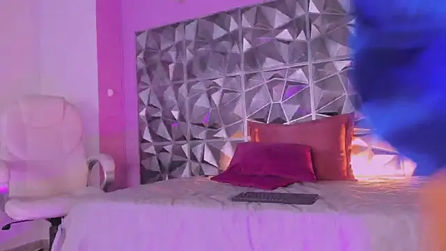 Snapshot of keendaall chatting on March 12, 6:55 pm keendaall online show from March 12, 6:55 pm