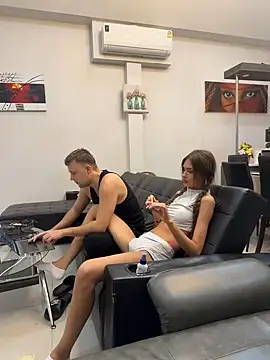 dreamgirls100 online show from December 31, 12:46 pm