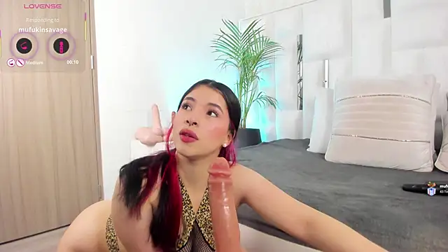 im nika  online show from December 20, 1:18 pm