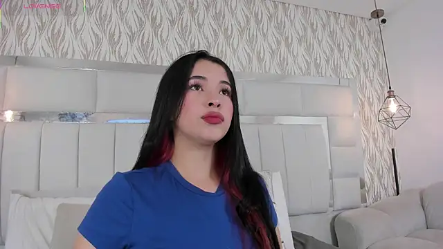 im nika  online show from January 8, 9:50 pm