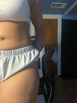 Snapshot of y0urlilgf chatting on January 5, 10:08 pm y0urlilgf online show from January 5, 10:08 pm