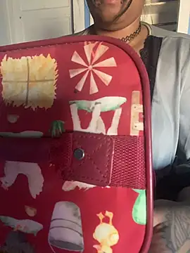 Snapshot of y0urlilgf chatting on January 6, 7:06 pm y0urlilgf online show from January 6, 7:06 pm