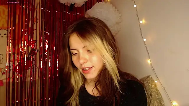 cherrybom969 online show from December 4, 3:26 am