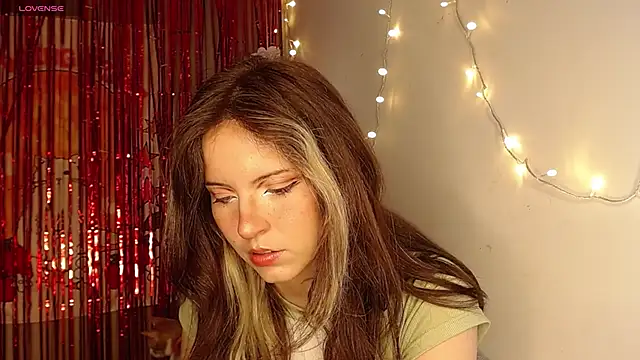 cherrybom969 online show from December 19, 3:40 am