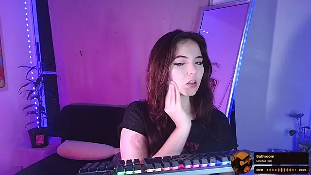 cherrybom969 online show from September 14, 3:05 am