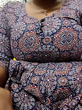 Snapshot of Sexy-Shalinii chatting on May 3, 5:08 pm Sexy-Shalinii online show from May 3, 5:08 pm