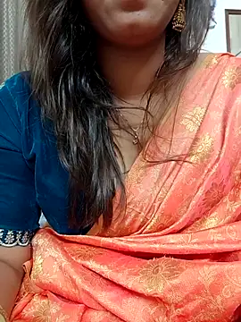 Snapshot of Sexy-Shalinii chatting on May 5, 1:30 pm Sexy-Shalinii online show from May 5, 1:30 pm