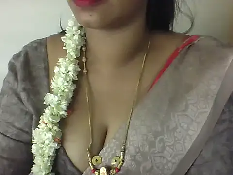 Snapshot of Sexy-Shalinii chatting on May 29, 2:26 pm Sexy-Shalinii online show from May 29, 2:26 pm