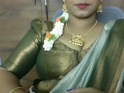 Snapshot of Sexy-Shalinii chatting on June 3, 5:07 pm Sexy-Shalinii online show from June 3, 5:07 pm