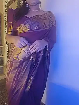 Snapshot of Sexy-Shalinii chatting on June 11, 1:42 pm Sexy-Shalinii online show from June 11, 1:42 pm