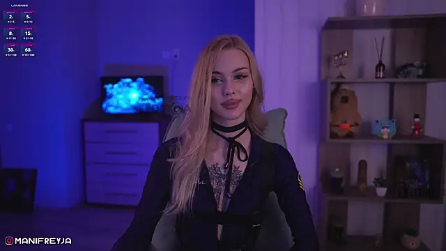 ManiFreyja online show from December 24, 3:05 am