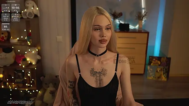 Snapshot of ManiFreyja chatting on June 13, 8:29 pm ManiFreyja online show from June 13, 8:29 pm
