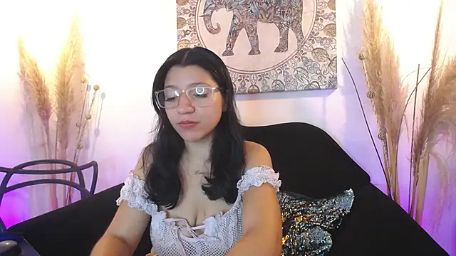 Snapshot of Gag_princeess chatting on March 1, 7:37 pm Gag princeess online show from March 1, 7:37 pm