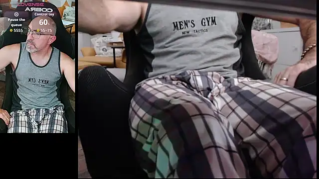 Snapshot of Crosss-23cm chatting on September 25, 3:16 pm Crosss-23cm online show from September 25, 3:16 pm