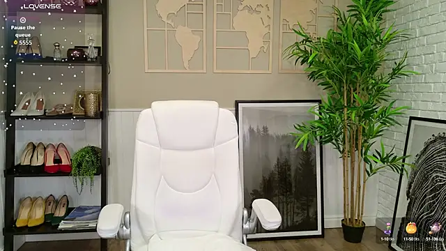 LadyLeea online show from September 23, 5:21 am