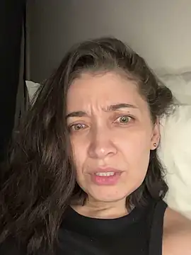 Snapshot of adarussell chatting on January 3, 1:38 am adarussell online show from January 3, 1:38 am