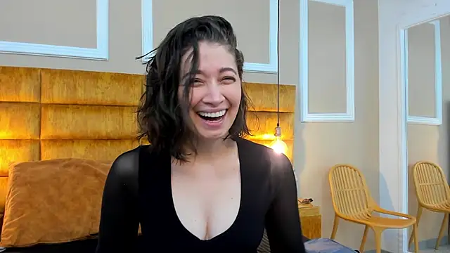 Snapshot of adarussell chatting on January 18, 12:57 pm adarussell online show from January 18, 12:57 pm