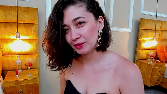 Snapshot of adarussell chatting on January 26, 5:23 pm adarussell online show from January 26, 5:23 pm