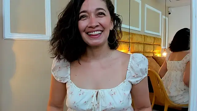 Snapshot of adarussell chatting on February 9, 2:07 pm adarussell online show from February 9, 2:07 pm