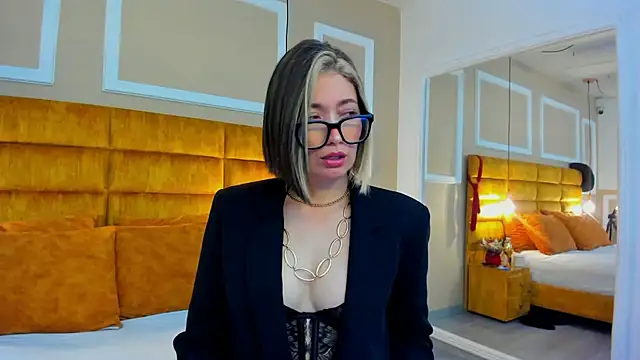 Snapshot of adarussell chatting on December 3, 2:04 pm adarussell online show from December 3, 2:04 pm