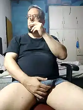 Snapshot of MrBig_2024 chatting on February 4, 3:11 am MrBig 2024 online show from February 4, 3:11 am