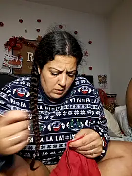 Snapshot of kittymorenita26 chatting on December 15, 10:04 pm kittymorenita26 online show from December 15, 10:04 pm