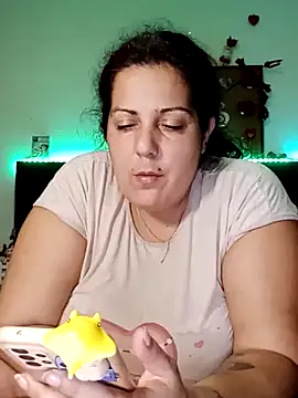 Snapshot of kittymorenita26 chatting on January 12, 1:32 am kittymorenita26 online show from January 12, 1:32 am
