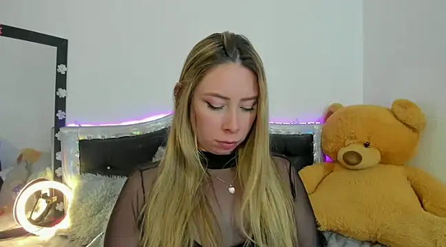 JanneKim online show from February 25, 8:30 pm