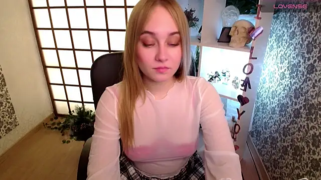 Snapshot of LianaBright chatting on December 25, 2:25 am LianaBright online show from December 25, 2:25 am