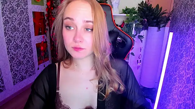 LianaBright online show from February 19, 2:18 am