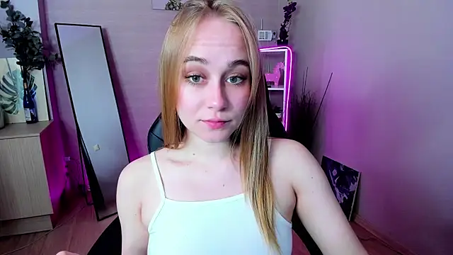 LianaBright online show from April 29, 2:15 am