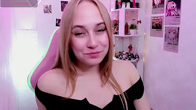 Snapshot of LianaBright chatting on May 6, 2:08 am LianaBright online show from May 6, 2:08 am