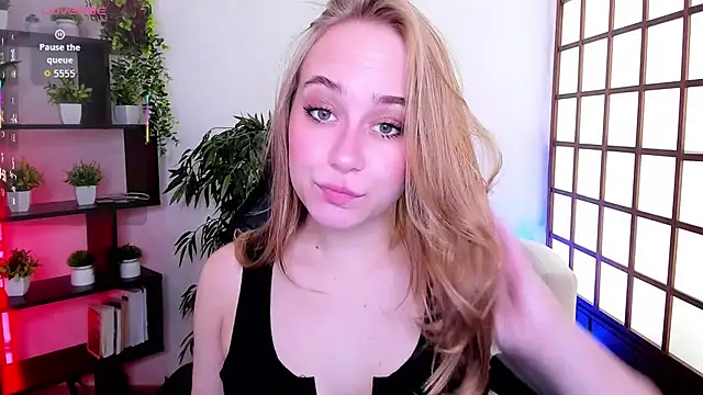 Snapshot of LianaBright chatting on May 31, 1:58 am LianaBright online show from May 31, 1:58 am